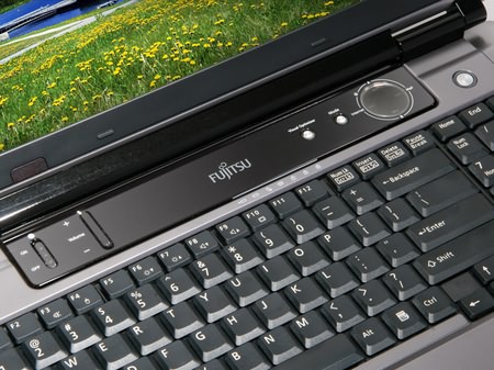 Подробности о ноутбуке DTR-класса Fujitsu LifeBook N6460