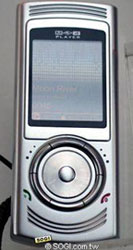 DNET DS801: телефон похожий на iPod
