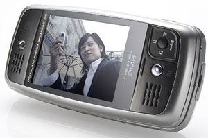 Pantech & Curitel PT-K1600 � ����� ������� � ���������� DMB-�����������