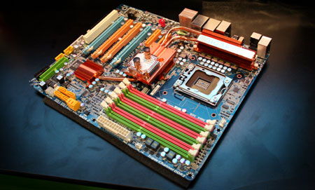   - GIGABYTE GA-X58-EXTREME   Intel Core i7